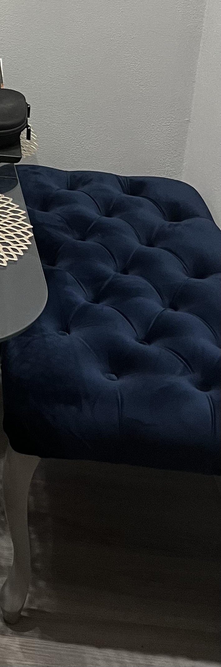 Čalouněná lavice Ludvík Chesterfield 45x90 zdjęcie klienta Sarka