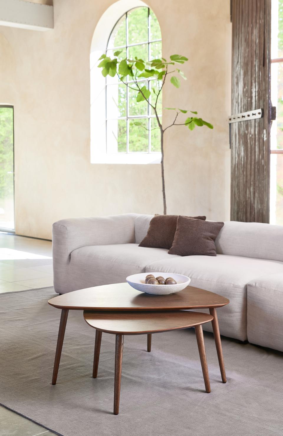 podwójny, trójkątny stolik kawowy adda (48592930), ciemny dąb