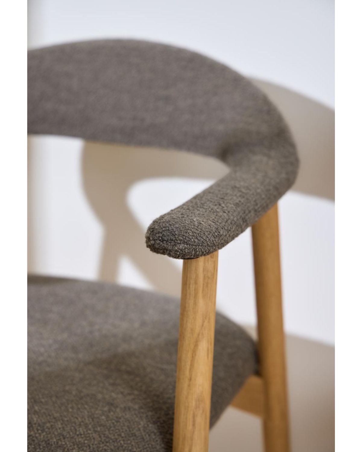 krzesło skandynawskie addi (05701) z podłokietnikami, brąz