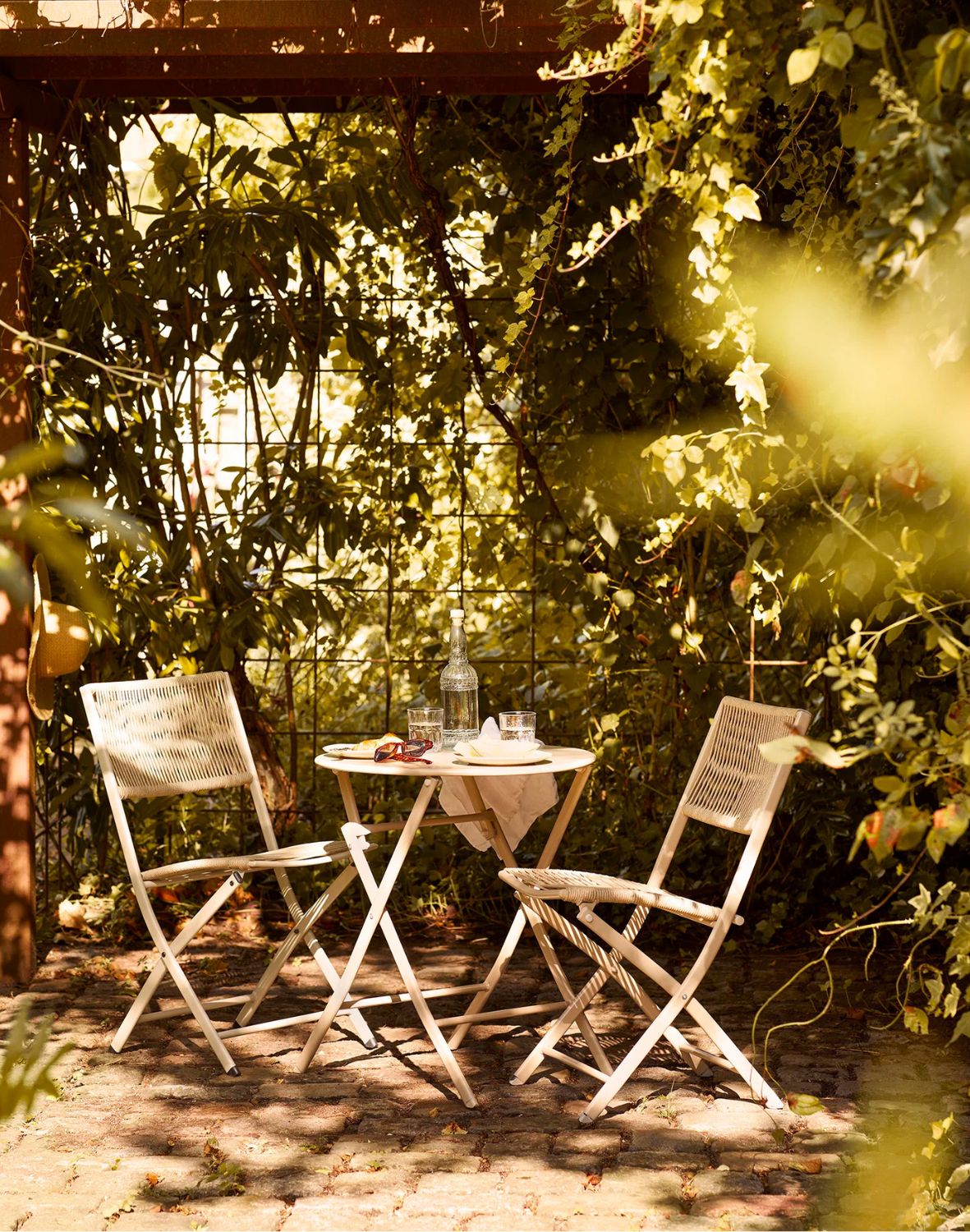 zestaw ogrodowy arcas bistro set, składany stolik i 2 krzesła, taupe