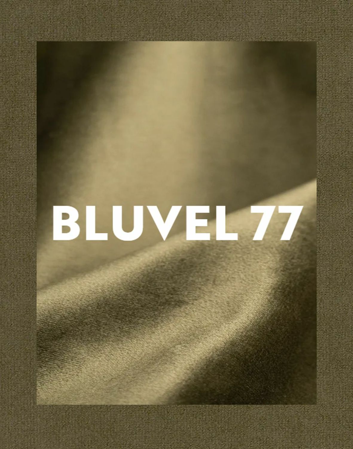 fotel carmen velvet oliwkowy