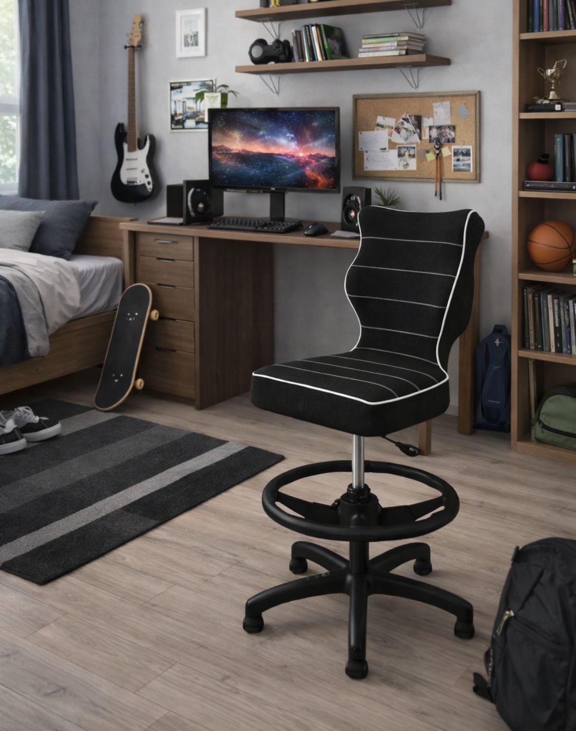 Krzesło dziecięce Entelo Petit z podnóżkiem 159-188 cm Czarna Podstawa