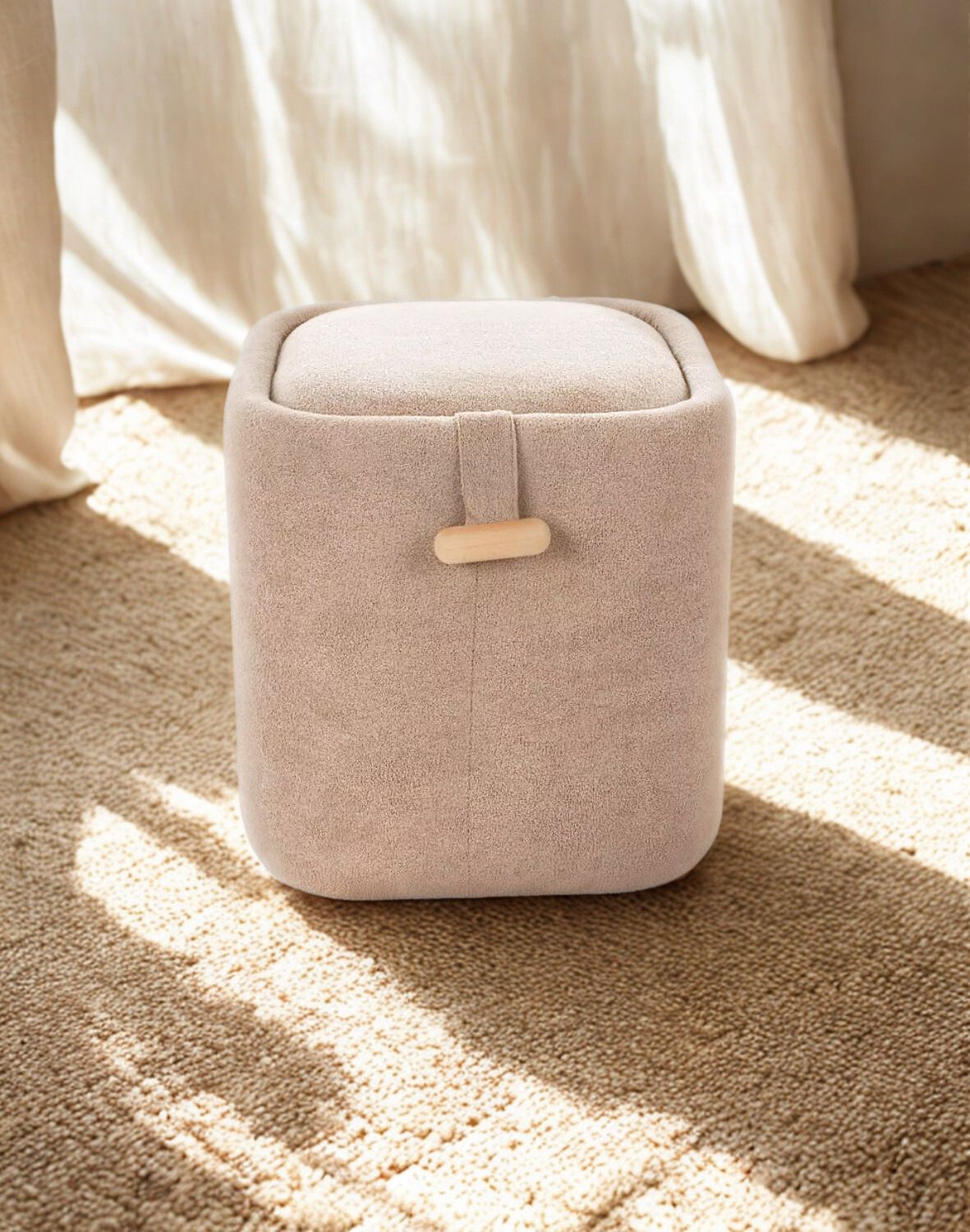 puf nap z pojemnikiem ciemnobezowy