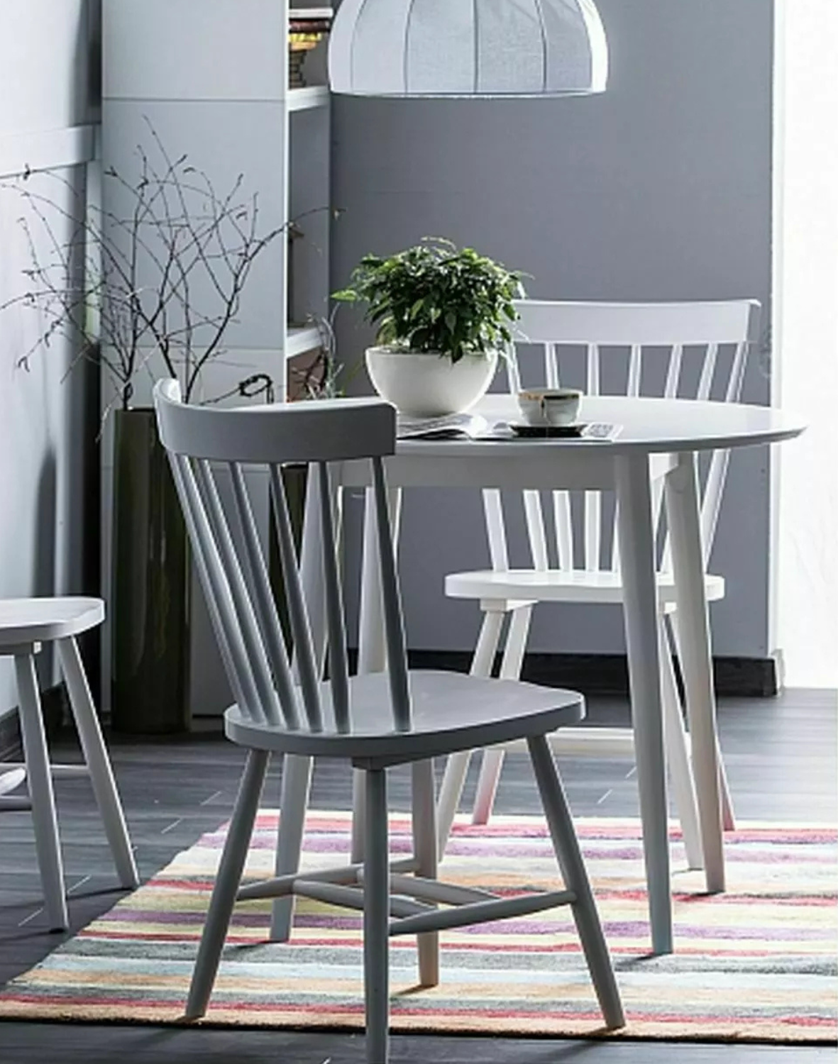 Stół okrągły Larson 90 cm nogi białe lub dębowe – nowoczesny stół do kuchni i jadalni